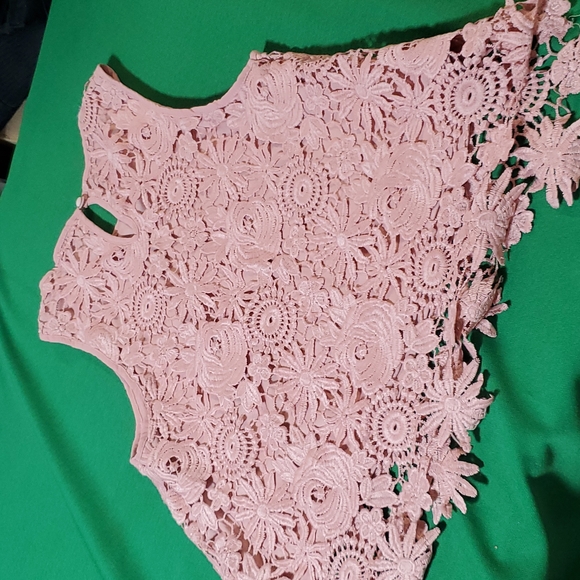 Iris size medium pink embroidered tank top - Picture 7 of 12